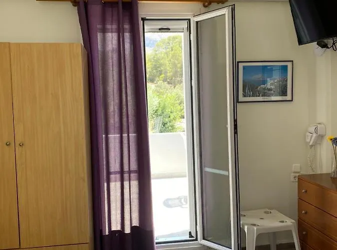 Voula Ilias Studios Panormos (Kalymnos)